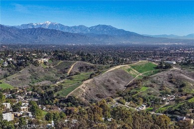 Welcome Home!!
Remodeled top-floor 2BD/2BA condo in desirable