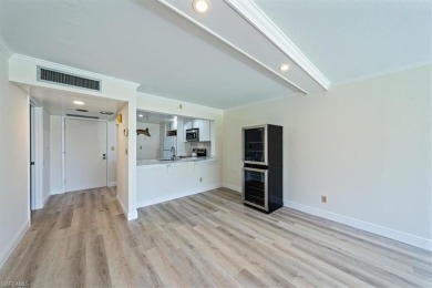 WOW! Fabulously updated 2nd floor unit with a perfect North