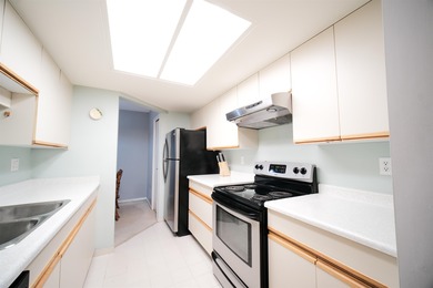 Welcome to this well-located bright 2-bedroom, I-bath condo