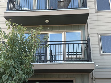 Enjoy being by the Port of Siuslaw docks and watch the activity