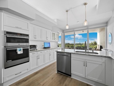 Set above the sparkling waters of Sarasota Bay, this beautifully