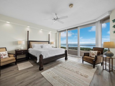 Set above the sparkling waters of Sarasota Bay, this beautifully