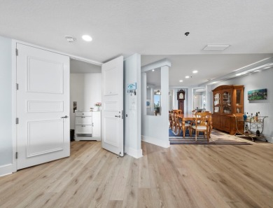 Set above the sparkling waters of Sarasota Bay, this beautifully