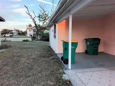 Well-maintained home with view of spring fed freshwater canal
