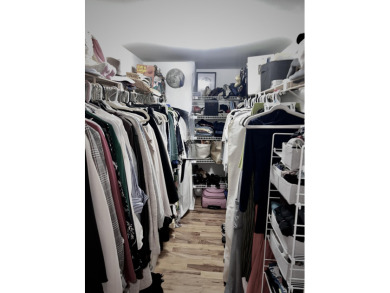 Recently updated bright corner unit in the Lands of the