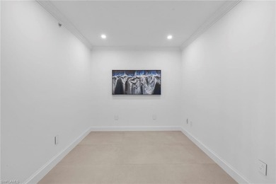 *EXTREMELY RARE* FASHION DRIVE FULLY REMODELED CONDO! Welcome to