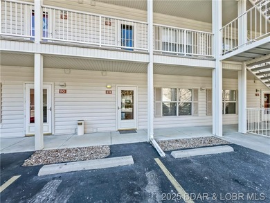 PERFECT FOR FULL-TIME LIVING, NO STEPS!! SENSE OF COMMUNITY