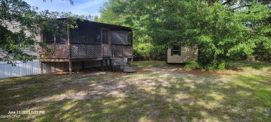 Peaceful Country Retreat Just 40 Minutes from World-Class