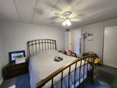 This 2 bed 2 bath home is located in Sun Valley a 5 star 55+