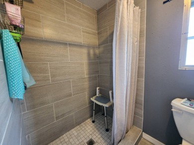 This 2 bed 2 bath home is located in Sun Valley a 5 star 55+