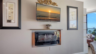 Be prepared for the breathtaking, unobstructed water views from