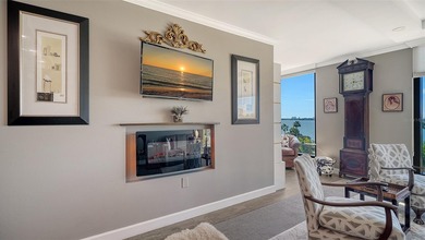 Be prepared for the breathtaking, unobstructed water views from