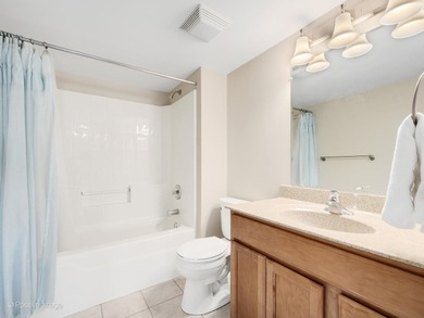 Beautiful and spacious second floor condo in the heart of Tinley