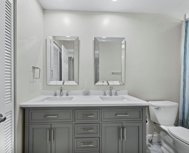 Boaters, this one is rare! On deep, protected water in Cocoanut