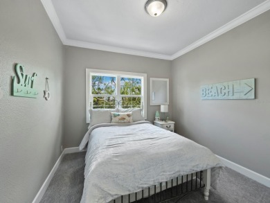 Boaters, this one is rare! On deep, protected water in Cocoanut