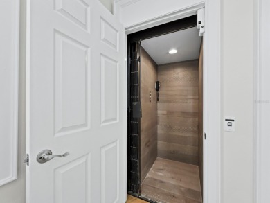 Boaters, this one is rare! On deep, protected water in Cocoanut