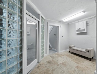 Boaters, this one is rare! On deep, protected water in Cocoanut