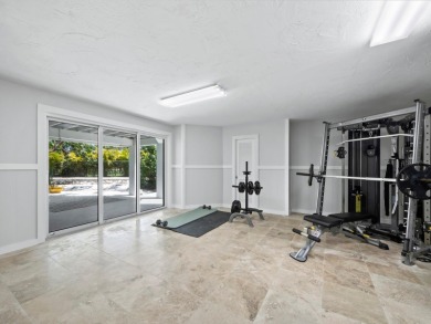 Boaters, this one is rare! On deep, protected water in Cocoanut