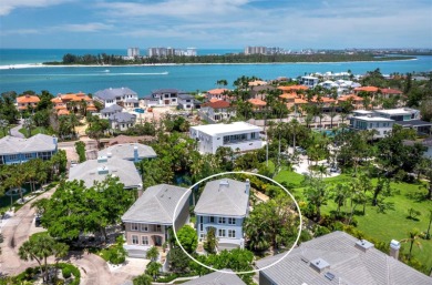 Boaters, this one is rare! On deep, protected water in Cocoanut