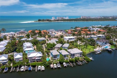 Boaters, this one is rare! On deep, protected water in Cocoanut