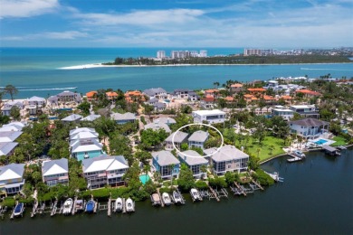 Boaters, this one is rare! On deep, protected water in Cocoanut