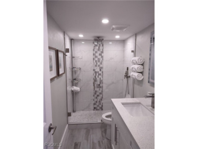 Discover Coastal Paradise - Everything completely renovated in