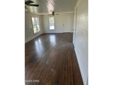 Investers special! 3-bedroom, 1-bathroom home in desirable