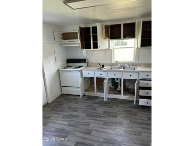 Investers special! 3-bedroom, 1-bathroom home in desirable