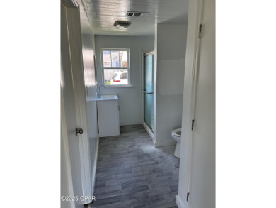 Investers special! 3-bedroom, 1-bathroom home in desirable