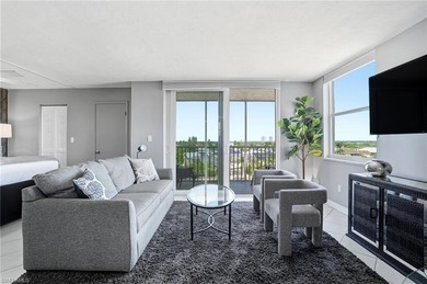 Remodeled and fully turnkey unit!  This efficiency condo is