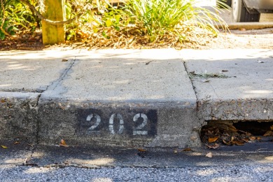 Welcome to this spacious French Quarters condo, perfectly