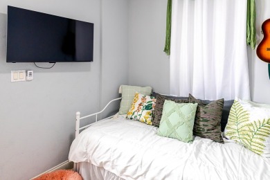 Welcome to this spacious French Quarters condo, perfectly