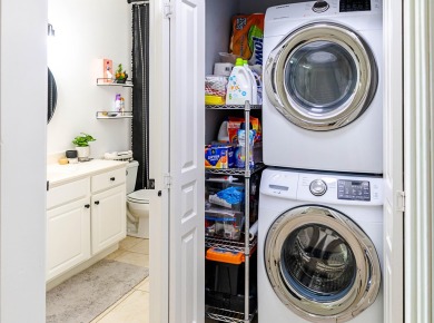 Welcome to this spacious French Quarters condo, perfectly