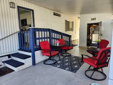 Made you look! This spectacular 2/2 open concept is ready for