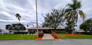 Made you look! This spectacular 2/2 open concept is ready for