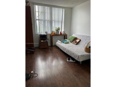 Great location, 2/2 unit, new kitchen, stainless steel