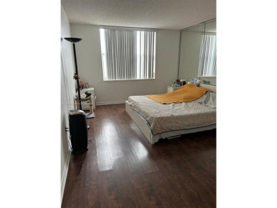 Great location, 2/2 unit, new kitchen, stainless steel