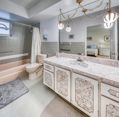 Sophisticated Two-Bedroom Condo on Lake Avenue!  Discover this