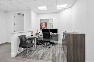 Contemporary Art Deco free-standing building offering true