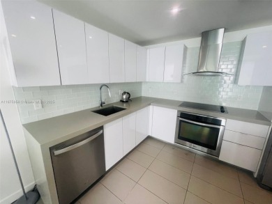 Spacious 1-bed, 1-bath condo furnished (excl. 2 paintings).

