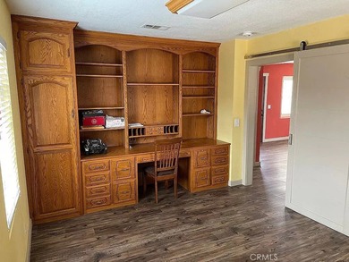 Welcome to your new home or business opportunity! This versatile