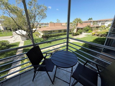 Beautifully updated 1BD/1BA condo on the 2nd floor at Mar-Len