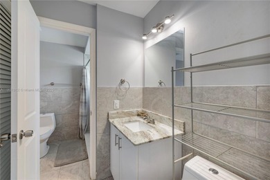 DISCOVER COASTAL LIVING IN THIS BRIGHT AND COZY 1 BED / 1.5 BATH