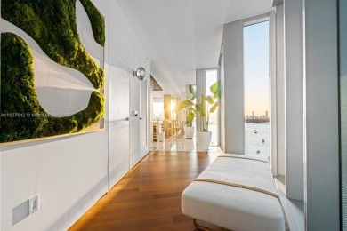 Spectacular views of Miami skyline, Biscayne Bay and Atlantic