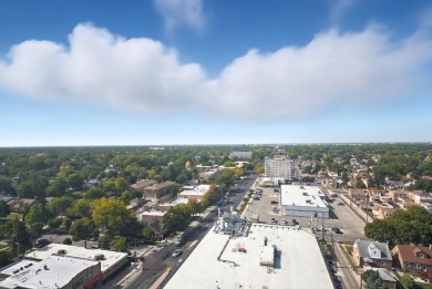 Welcome to this bright and spacious 2-bedroom, 1-bath condo