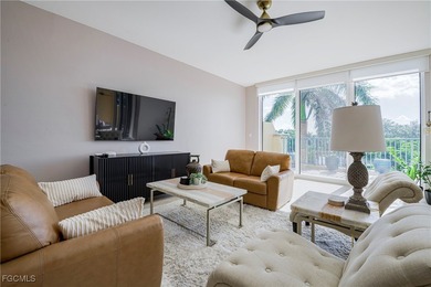 2/2 + Den Condo-2 GARAGE PARKING SPOTS North Star Yacht Club: