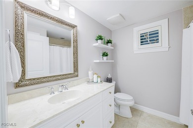 2/2 + Den Condo-2 GARAGE PARKING SPOTS North Star Yacht Club: