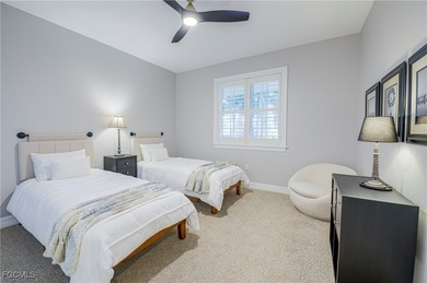 2/2 + Den Condo-2 GARAGE PARKING SPOTS North Star Yacht Club: