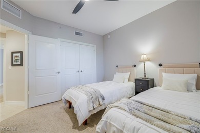 2/2 + Den Condo-2 GARAGE PARKING SPOTS North Star Yacht Club: