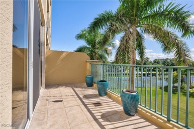 2/2 + Den Condo-2 GARAGE PARKING SPOTS North Star Yacht Club: